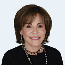 [MISSING IMAGE: ph_hallieavanderhider-4c.jpg]