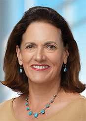 [MISSING IMAGE: ph_blythemcgarvie-4c.jpg]