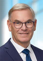 [MISSING IMAGE: ph_philippeguillermot-4c.jpg]