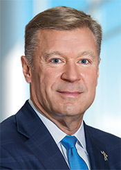 [MISSING IMAGE: ph_scottclark-4c.jpg]