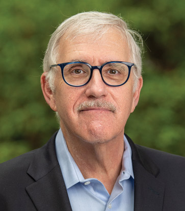 [MISSING IMAGE: ph_novichneil-4c.jpg]