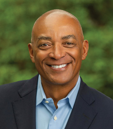 [MISSING IMAGE: ph_whitesteve-4c.jpg]