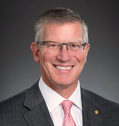 05_photo_executiveOfficer_Eric O.jpg