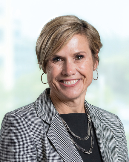 [MISSING IMAGE: ph_lisatrimberger-4c.jpg]