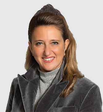 [MISSING IMAGE: ph_adrianneshapira-4c.jpg]