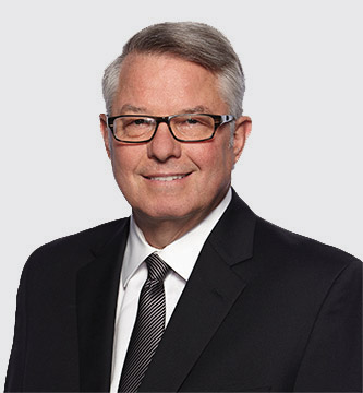 [MISSING IMAGE: ph_thomasakingsbury-4c.jpg]