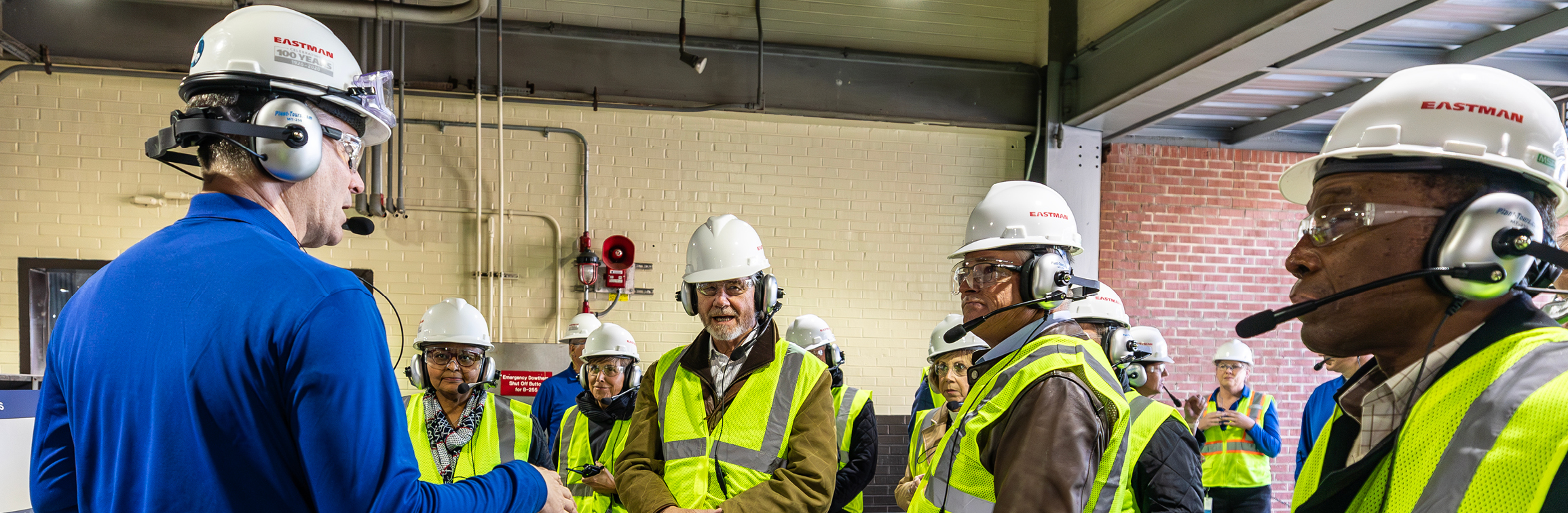 05_PRO013246_Outside the Boardroom.jpg