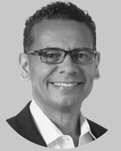 [MISSING IMAGE: ph_transienttaylor-bw.jpg]