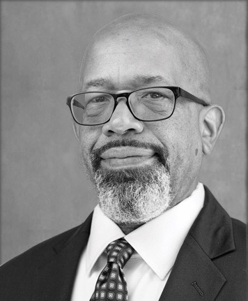 [MISSING IMAGE: ph_arturonunez-bw.jpg]