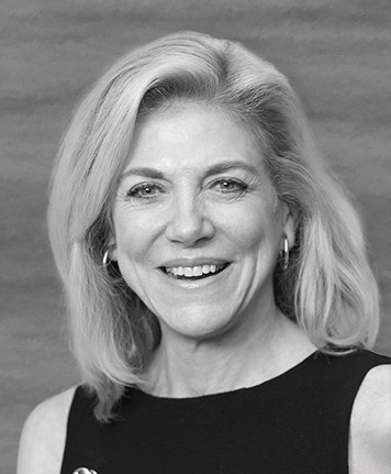 [MISSING IMAGE: ph_lynnfderothschild-bw.jpg]