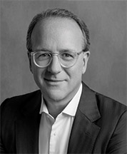 [MISSING IMAGE: ph_stephanefaverie-bw.jpg]