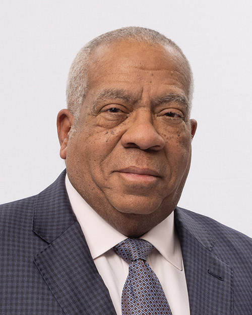 [MISSING IMAGE: ph_jamescjohnson-4c.jpg]