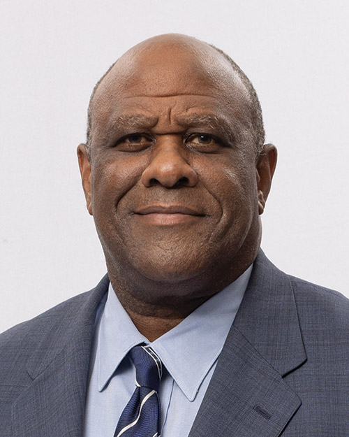 [MISSING IMAGE: ph_leosmackayjr-4c.jpg]