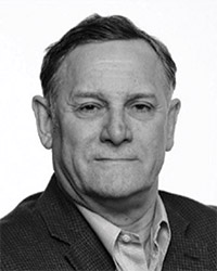 [MISSING IMAGE: ph_craighatkoff-bwlr.jpg]