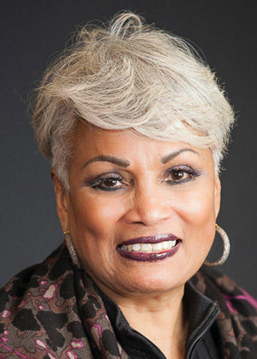 [MISSING IMAGE: ph_barbarablang-4c.jpg]