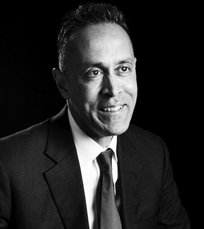 [MISSING IMAGE: ph_cliffdesouza-bw.jpg]