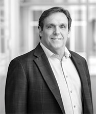 [MISSING IMAGE: ph_markenyedy-bw.jpg]