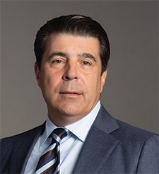 [MISSING IMAGE: ph_thaddeusjmalik-4c.jpg]