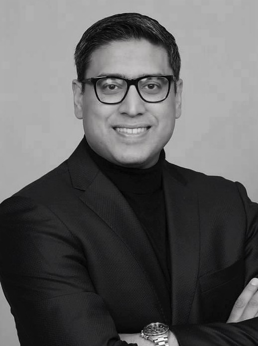 Farhaj Majeed headshot for 20F.jpg