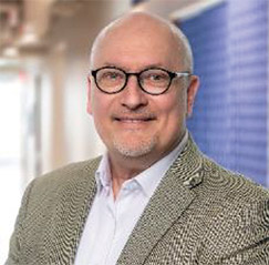 [MISSING IMAGE: ph_thomaspareigat-4clr.jpg]