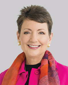 [MISSING IMAGE: ph_lynnjgood-4c.jpg]