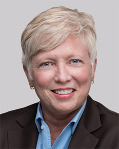 [MISSING IMAGE: ph_annettekclaytnew-4c.jpg]