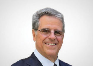 [MISSING IMAGE: ph_peterthomas-4clr.jpg]