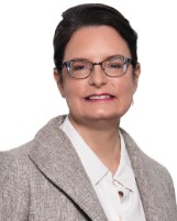 A person wearing glasses

Description automatically generated with low confidence