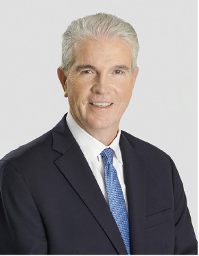 [MISSING IMAGE: ph_christophercurran-4c.jpg]