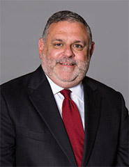 [MISSING IMAGE: ph_ramosrichard-4c.jpg]