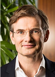 F. van der Kooi Headshot.jpg