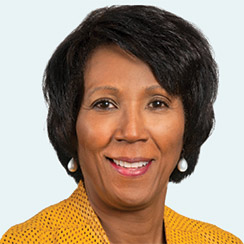 [MISSING IMAGE: ph_leslieturner-4c.jpg]