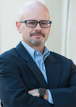 [MISSING IMAGE: ph_alanhowe-4c.jpg]