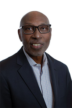 [MISSING IMAGE: ph_wroydunbar-4c.jpg]