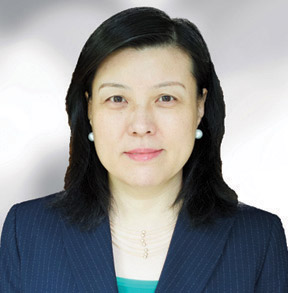 [MISSING IMAGE: ph_juliawang-4c.jpg]