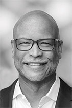 [MISSING IMAGE: ph_chriscarr-bw.jpg]