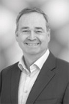 [MISSING IMAGE: ph_patrickspacious-bwlr.jpg]