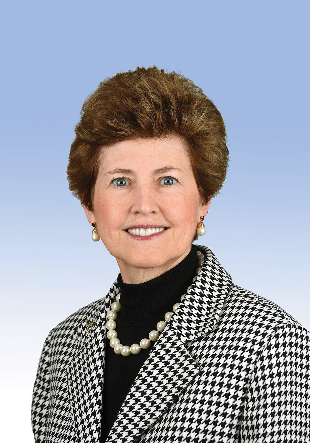 [MISSING IMAGE: ph_elizabethrandall-4c.jpg]