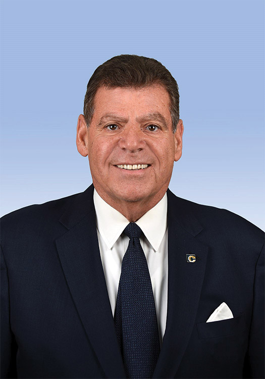 [MISSING IMAGE: ph_mikemassood-4c.jpg]