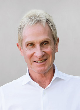 [MISSING IMAGE: ph_bradmartin-4c.jpg]