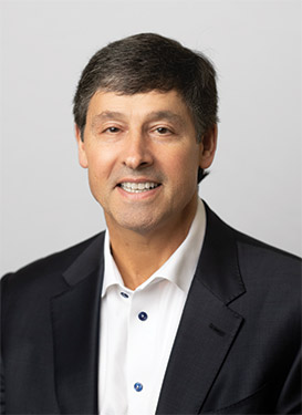 [MISSING IMAGE: ph_jeffreyfox-4c.jpg]