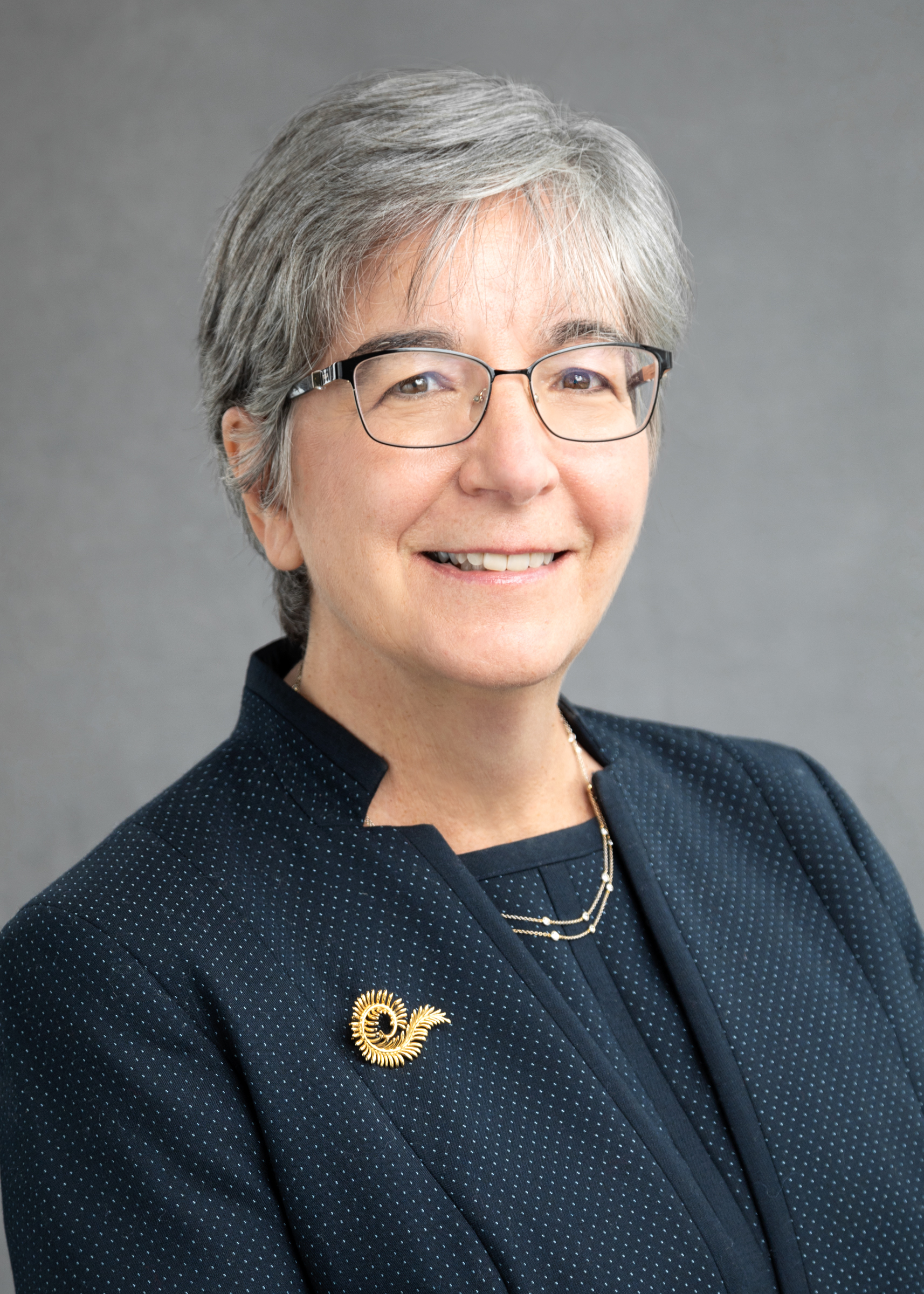 Claudia-Holz pic.jpg