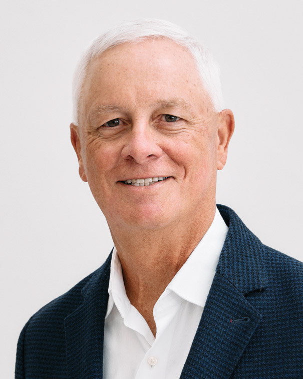 [MISSING IMAGE: ph_jamescline-4c.jpg]