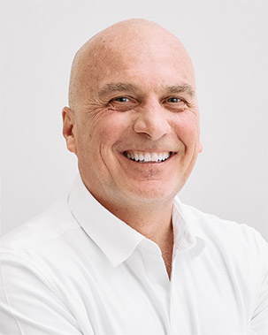 [MISSING IMAGE: ph_scottrajeski-4c.jpg]