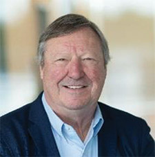 [MISSING IMAGE: ph_mccartney-4clr.jpg]